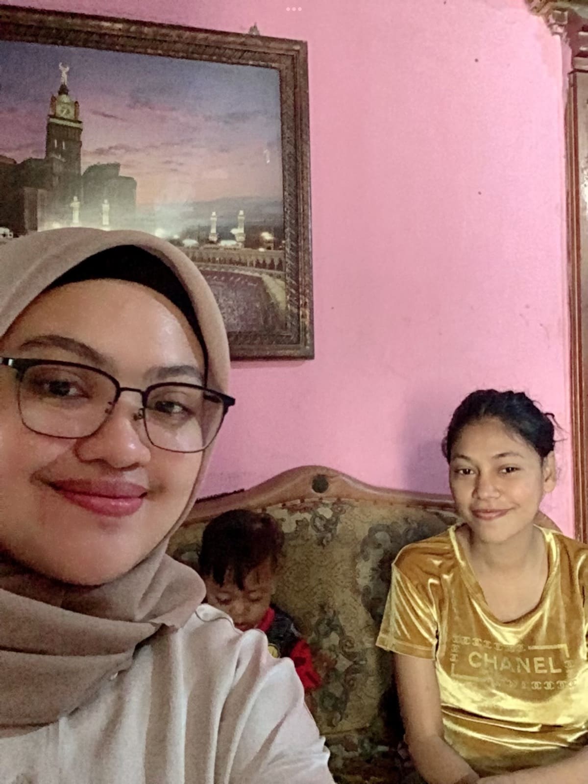 Kunjungan Ketiga, Bertemu dengan Adik Farel berswafoto dengan Ibu dan Kakak Farhan